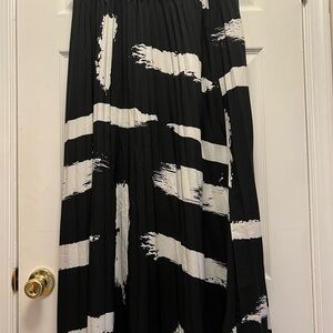 SHEIN Black and White Abstract Maxi Skirt